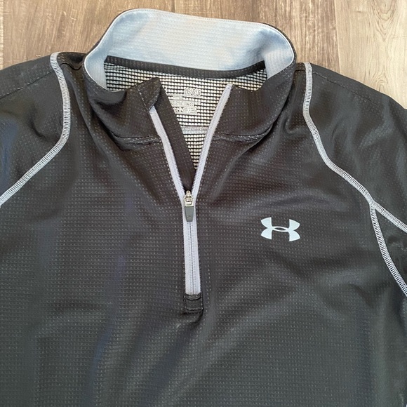 Under Armor Fitted Cold Gear 1/4 Zip Up- Large - Picture 3 of 7